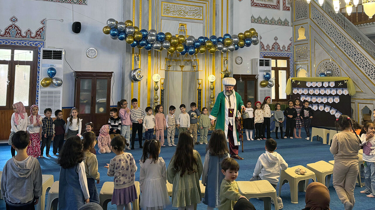 Nasreddin Hoca Ümraniye’de Çocuklarla Buluştu06