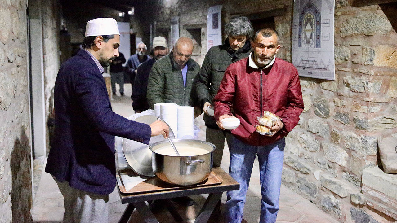 Asırlık Cami Çorba Geleneği 33