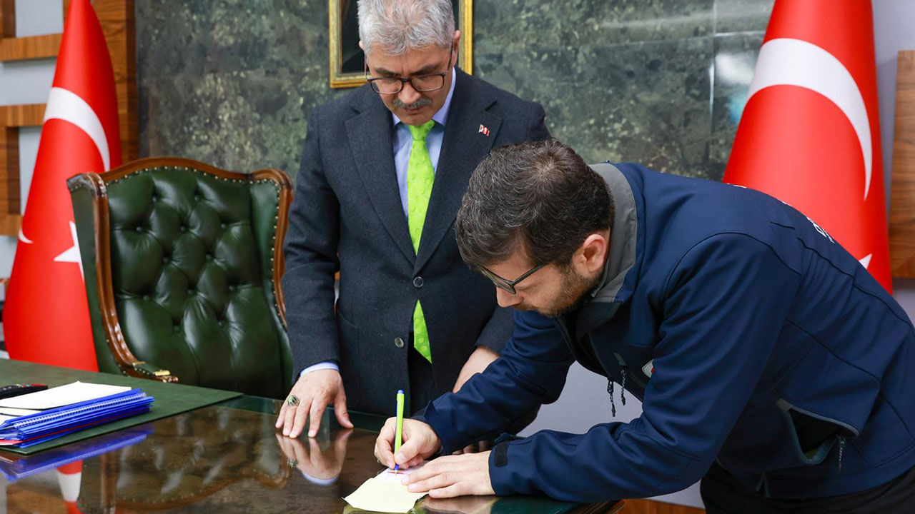 Bingöl Valisi Kurbanını Tdv Ye Verdi 22