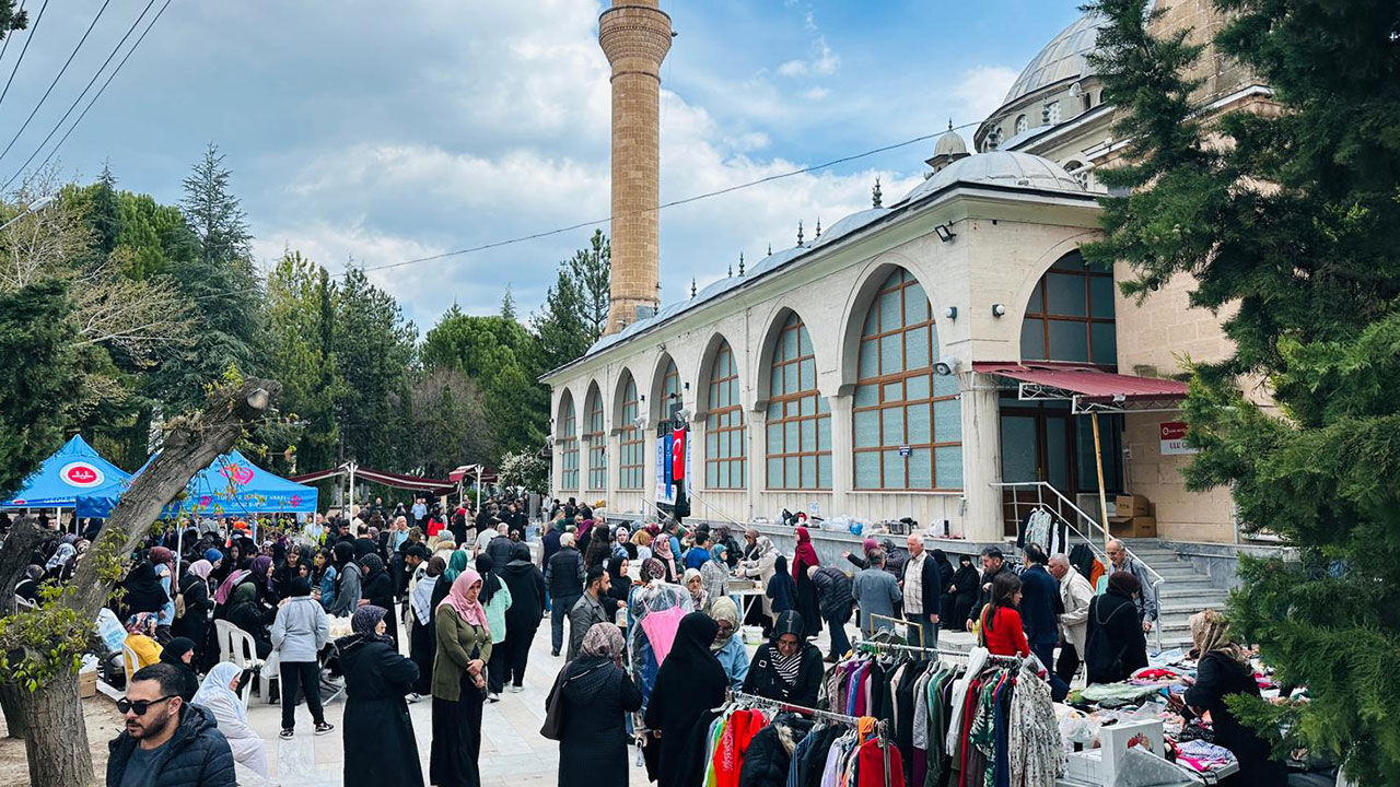 Gediz Hayır Çarşısı 22