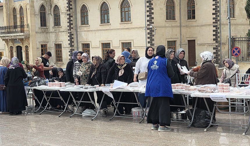 Kilis'te evlenecek gençlere yardım için kermes açıldı