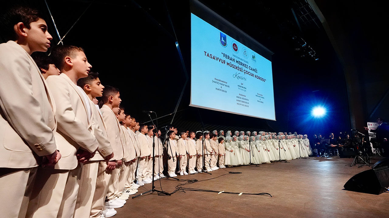 M E R K E Z C A M İ Ç O C U K K O R O S U 11