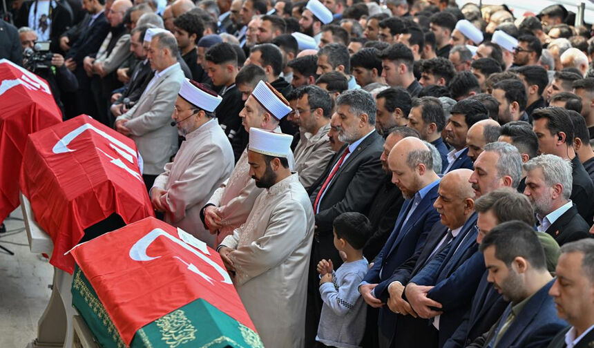 S A F İ A R P A G U Ş