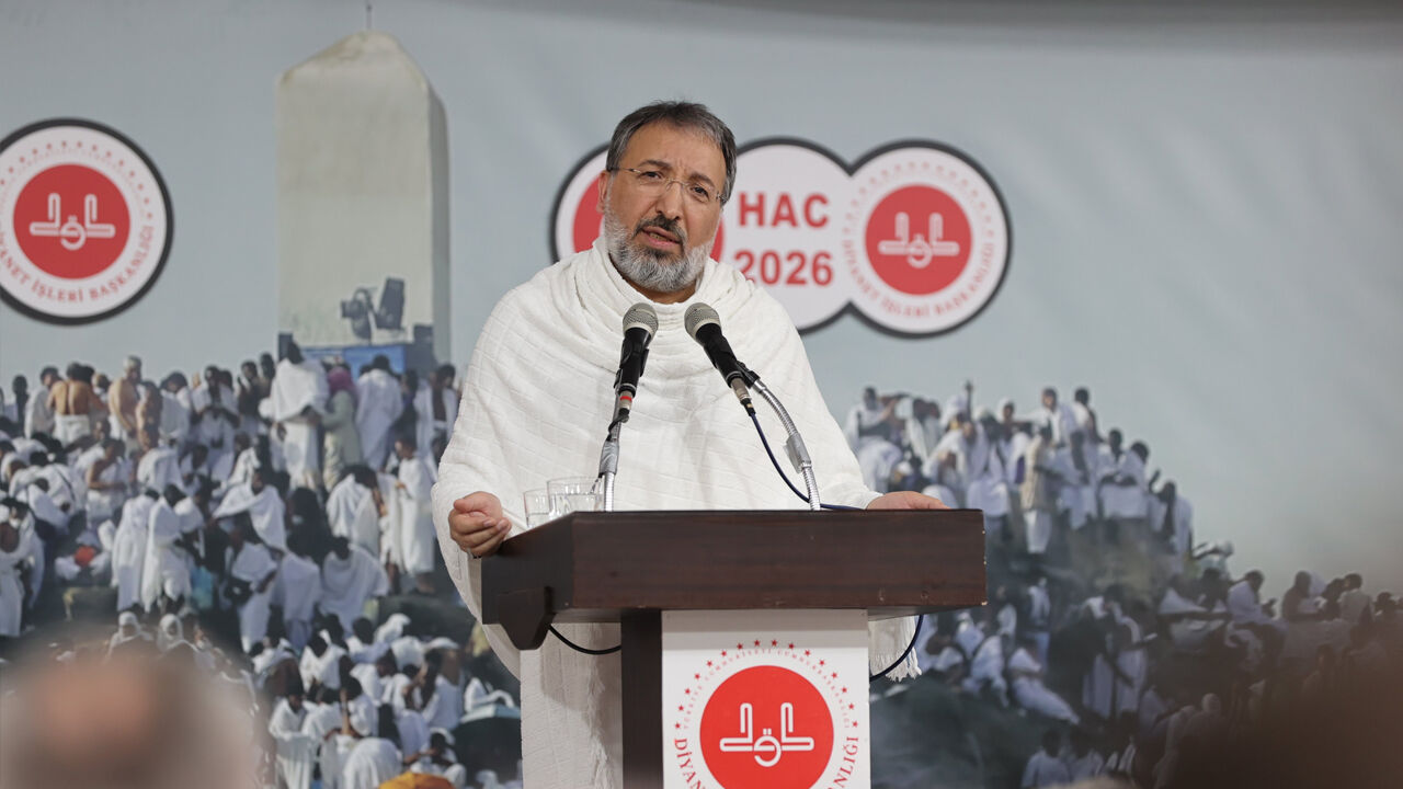 Diyanet İşleri Başkanı Prof. Dr. Safi Arpaguş, Arafat'ta vakfe duası yaptı