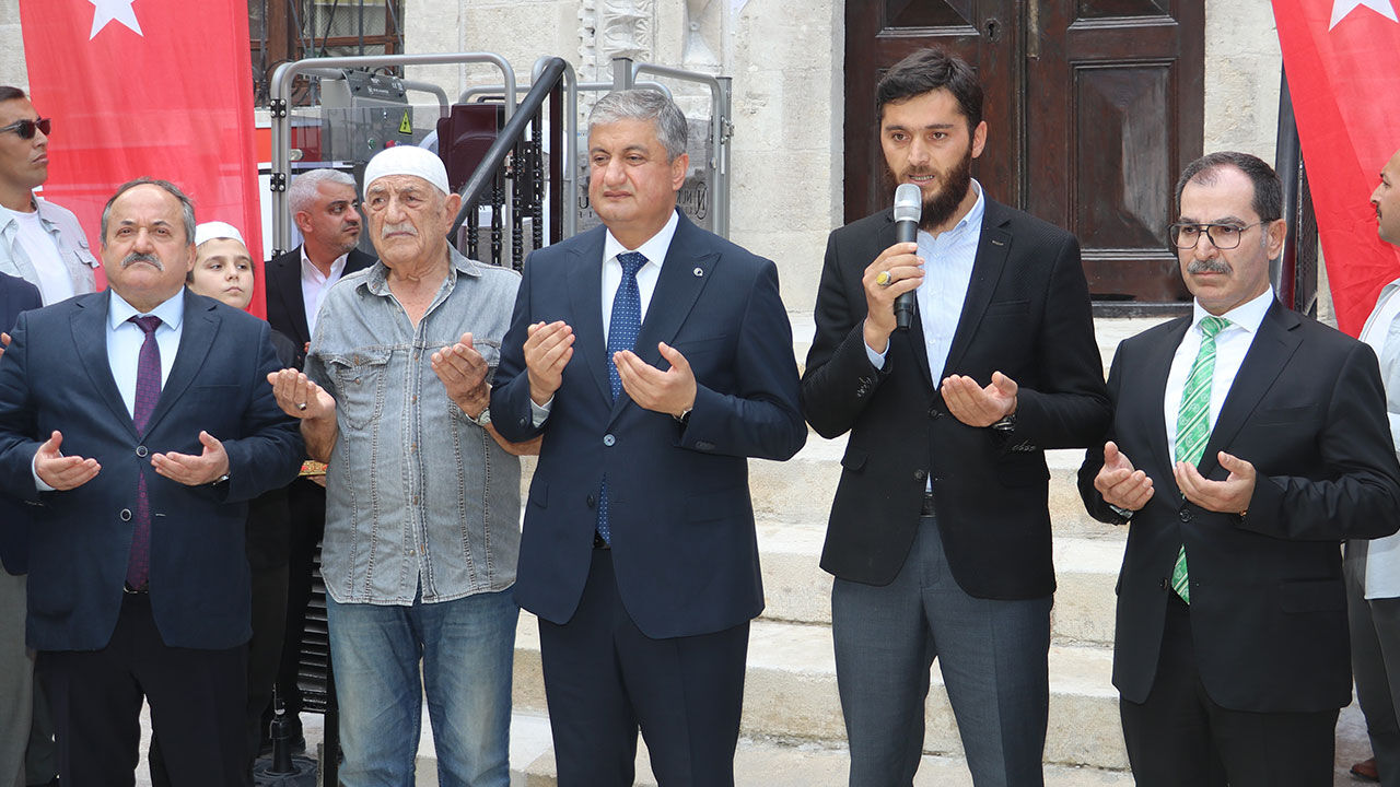 Seyhan Cami 11