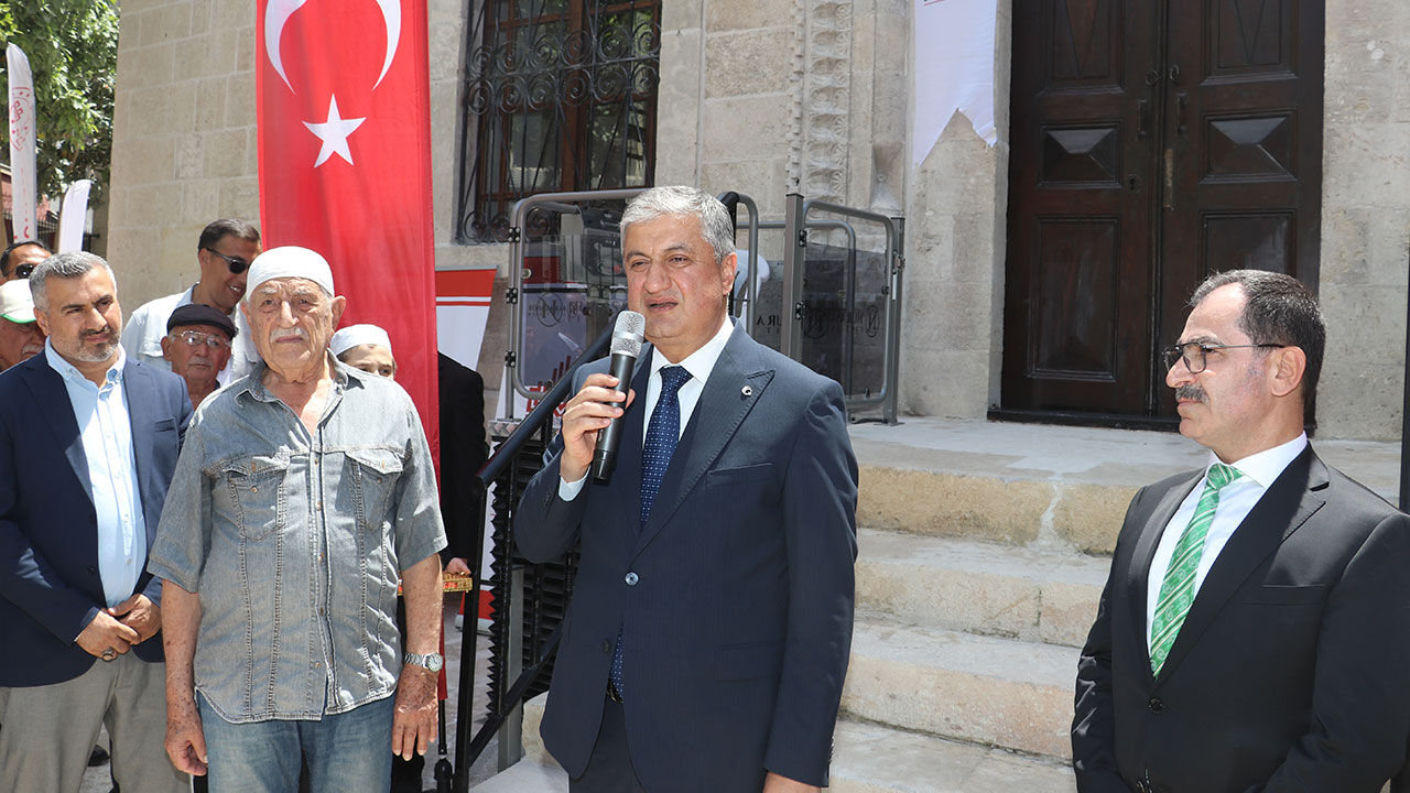 Seyhan Cami 22