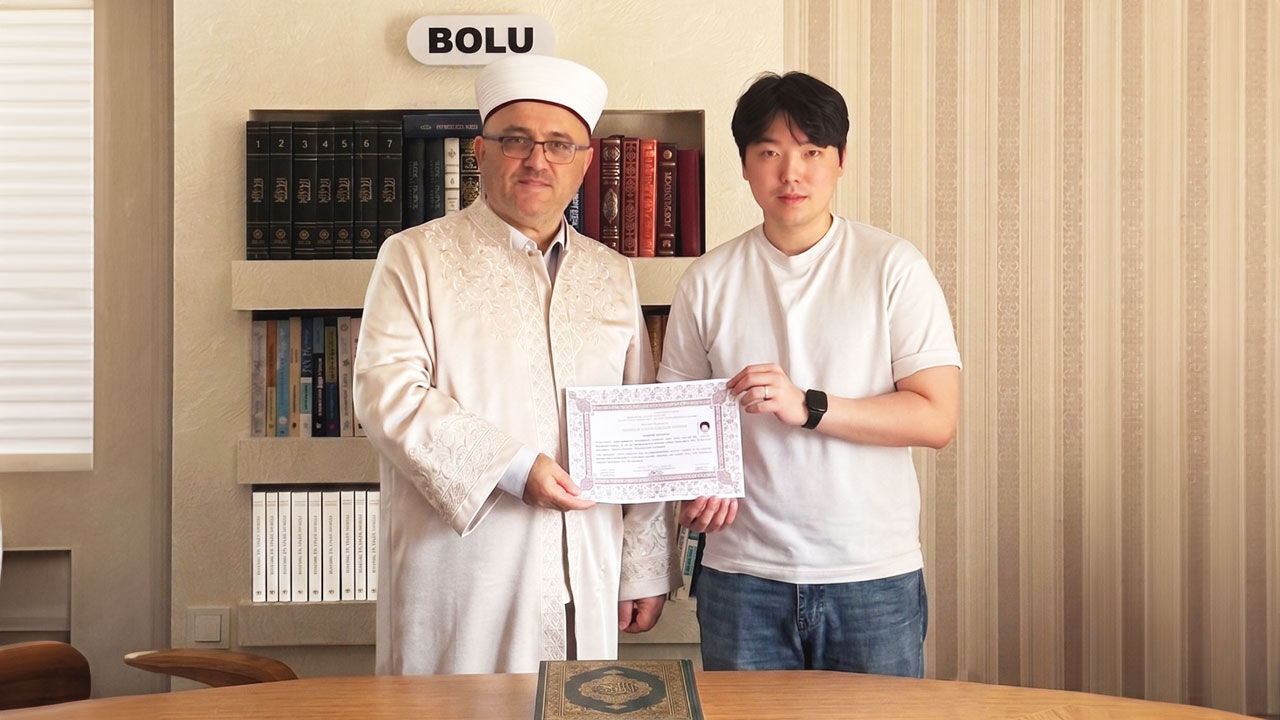 Güney Koreli genç Bolu'da Müslüman oldu