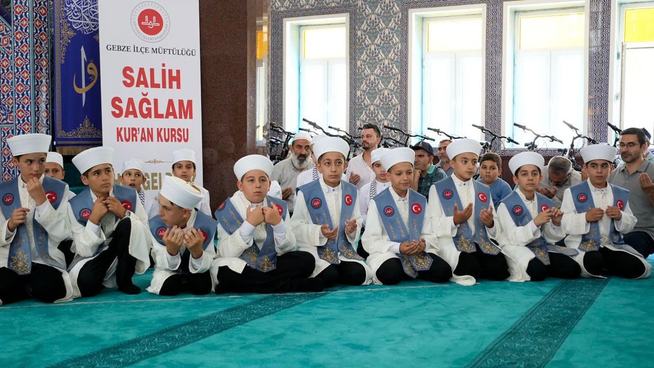 Gebze'de hafızlar icazet sevinci yaşadı