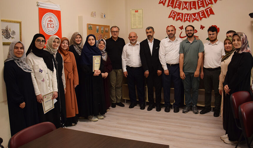 Giresun’da Umre Ödüllü Bilgi Yarışması Ödülleri Verildi 14