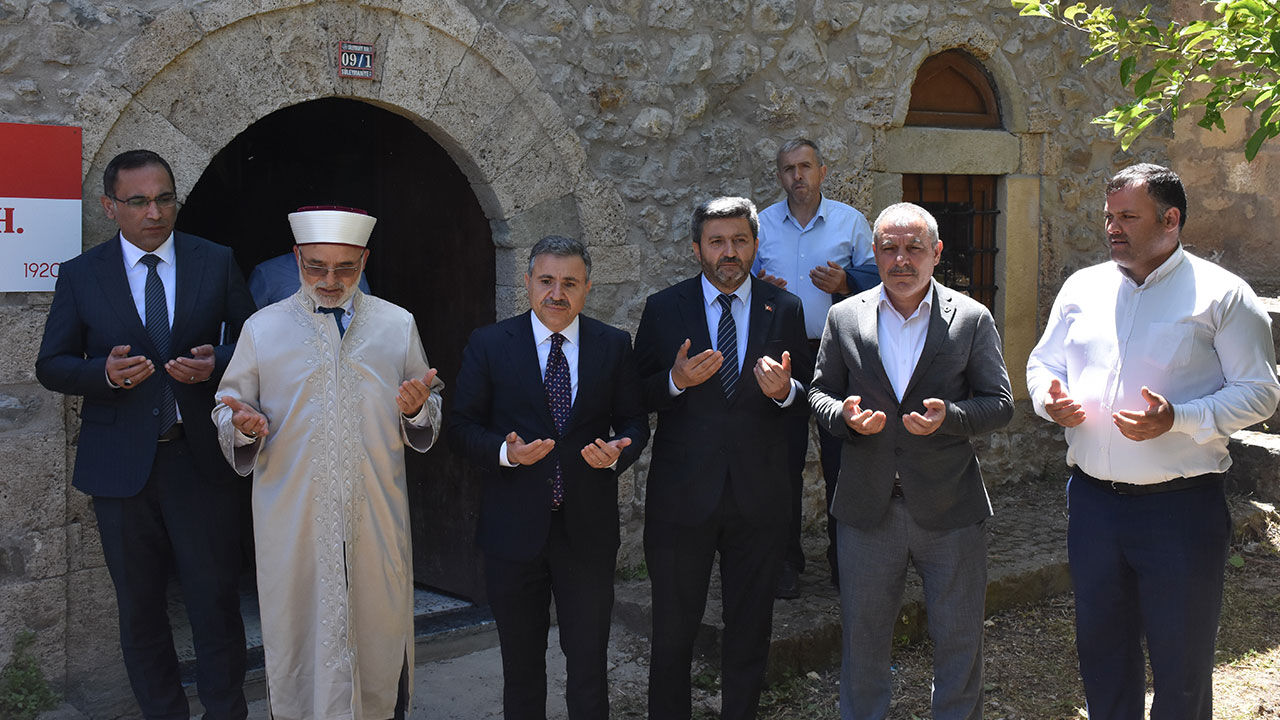 Gümüşhane'de Tarihi Cami 112 Yıl Sonra Ibadete Açıldı 5