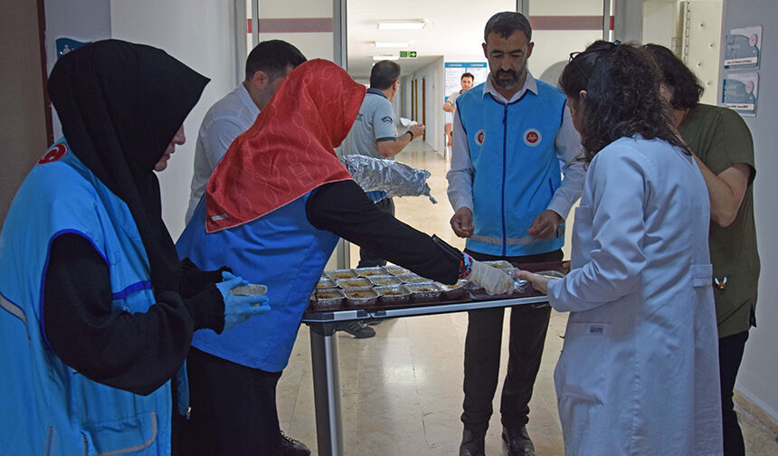 Hasta Yakınları Ve Sağlık Çalışanlarına Aşure Ikramı 11