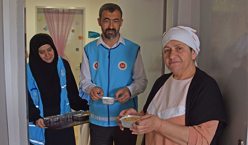 Hasta Yakınları Ve Sağlık Çalışanlarına Aşure Ikramı 4