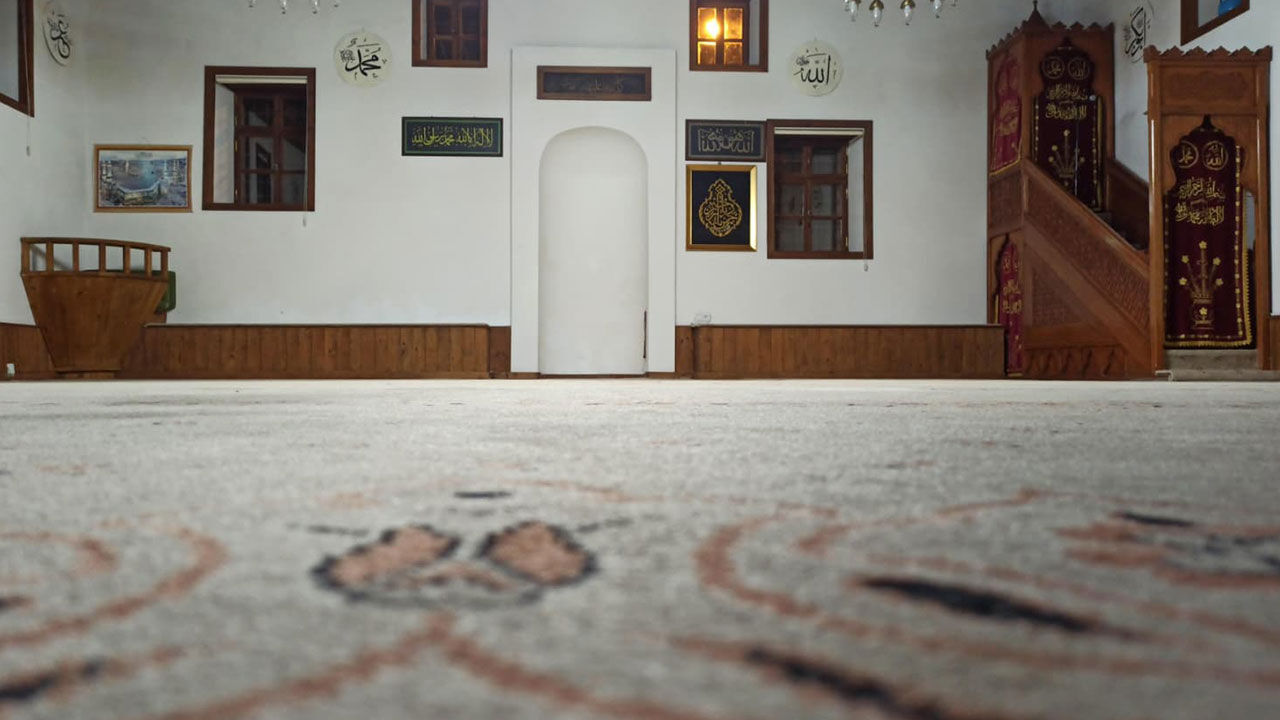 Kabe Örtüsü