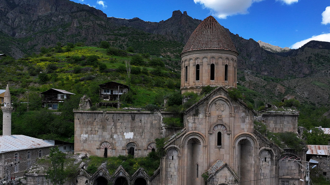 Öşvank Klisesi 4