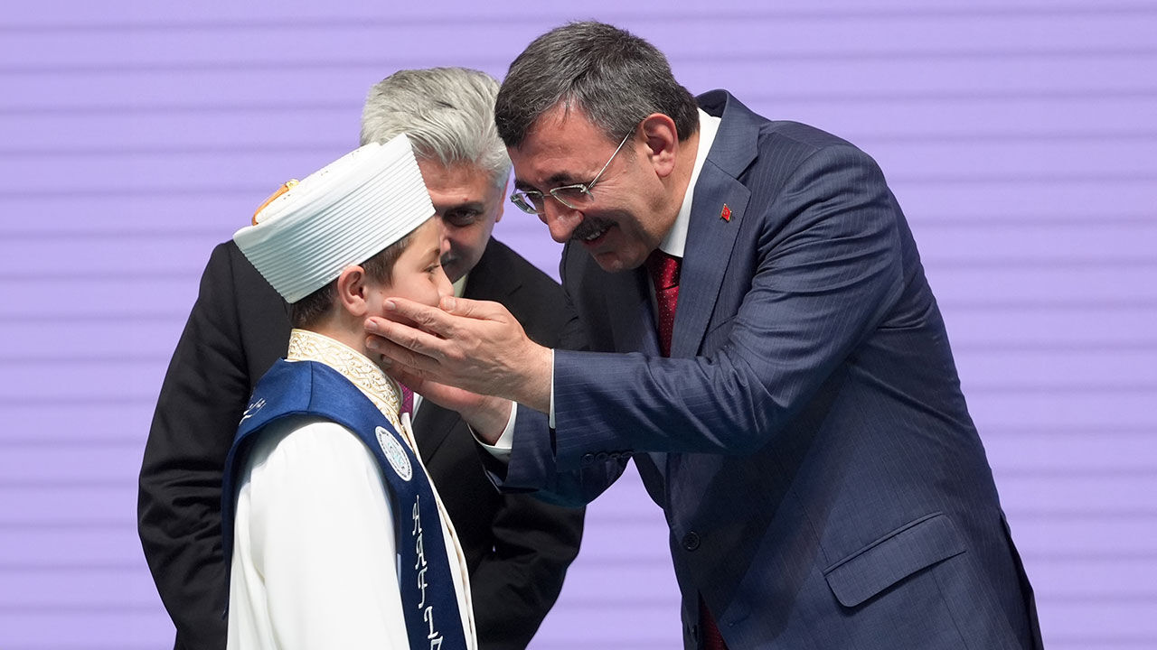 Yılmaz: Kur'an'a sahip çıkmak hafızlığın özüdür