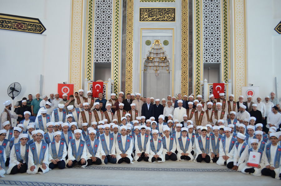 Esenler'de icazet alan 105 hafız umreye gönderilecek