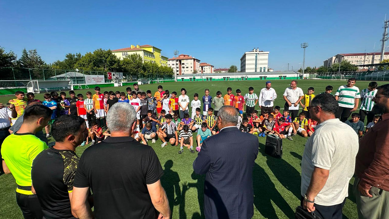Iğdır'da Yaz Kur’an Kursu Öğrencileri Futbol Turnuvası başladı