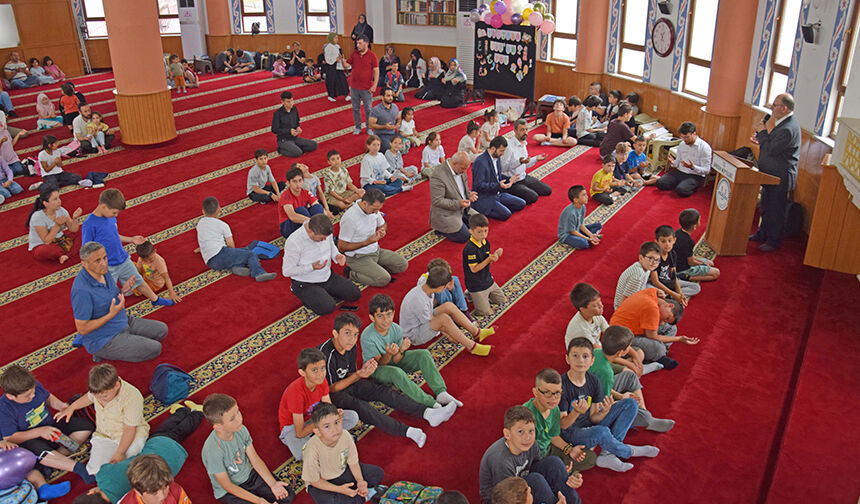 Müftü Kılıçbay Camiler Çocuklarla Gül Açtı 8