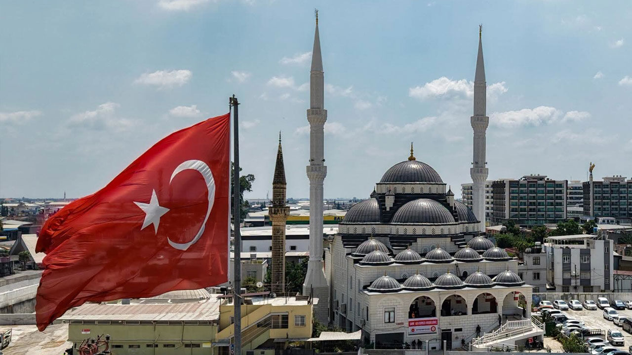 Hacı Arif Mercan Camii Dualarla İbadete Açıldı