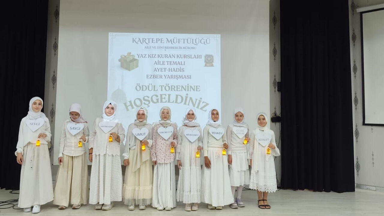 Kartepe’de Kur’an Kursu Öğrencileri Aile Temalı Ayet ve Hadis Ezberinde Yarıştı