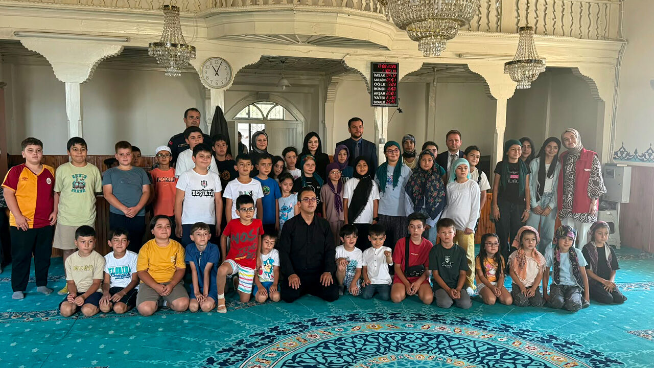 Kıbrıscık’ta Yaz Kur’an Kursları Kapanış Programı Düzenlendi