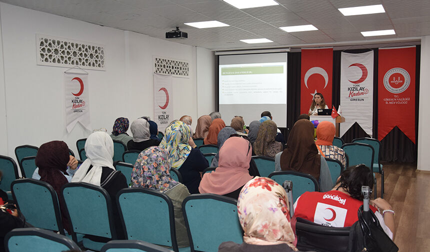 Kur’an Kursu Öğreticilerine Yönelik Aile Semineri 4