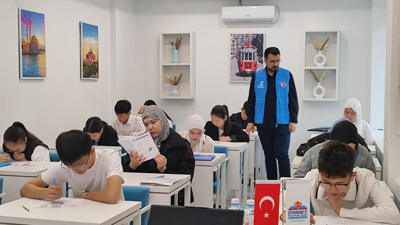 TDV, Diyanet Bursları’yla yurt içi ve 114 ülkeden binlerce öğrenciye destek oluyor