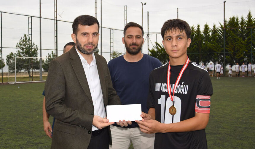Yaz Kur'an Kursu Öğrencileri Yeşil Sahada Ter Döktü 4