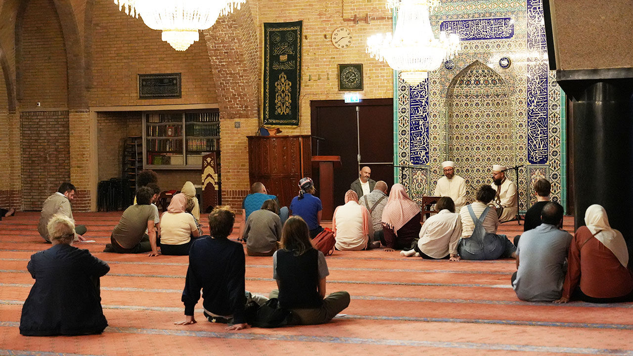 Amsterdam Fatih Camii'ni, "Açık Anıtlar Günü"nde 700'den fazla kişi ziyaret etti