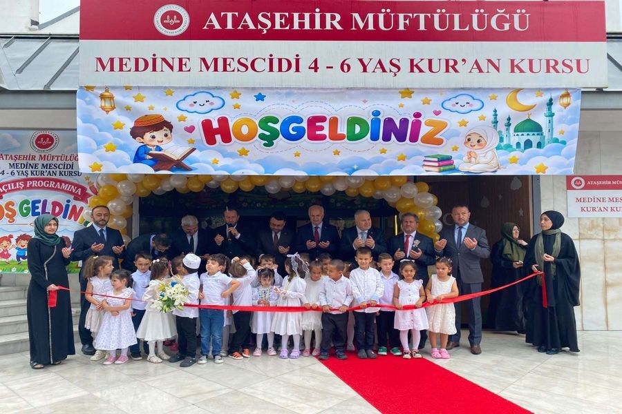 Ataşehir'de Kur'an Kursu ve gençlik merkezi dualarla açıldı