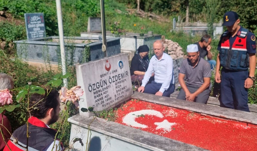 Espi̇yede Şehi̇tler Anildi 3