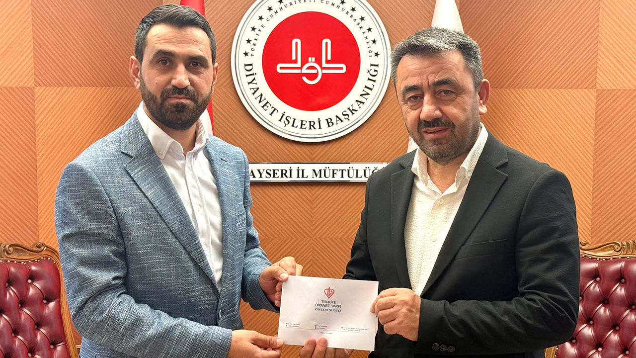 Türkiye birincisi din görevlisi ödüllendirildi
