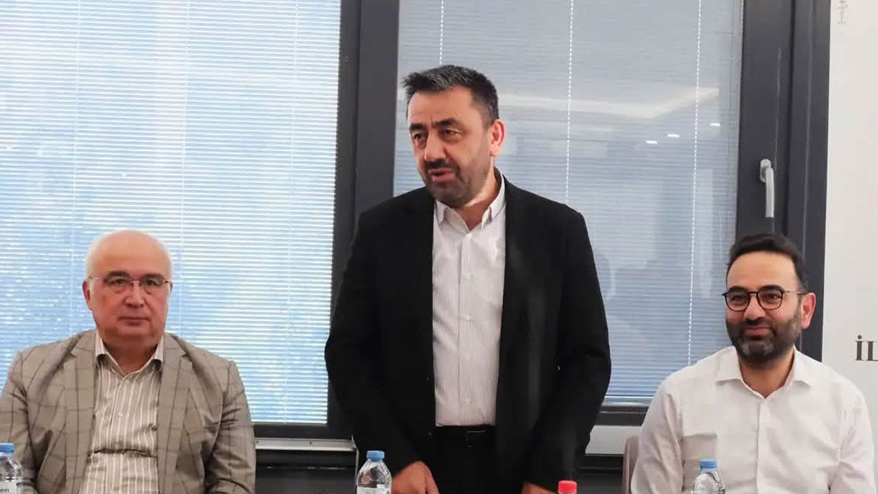 Melikgazi'de çocukları üniversite kazanan personel bir araya geldi