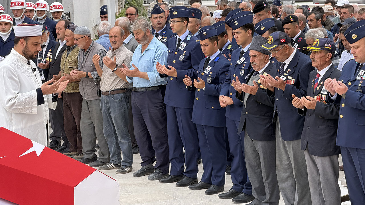 Kıbrıs gazisi Yaşar Gürbüz, Kütahya'da ebediyete uğurlandı
