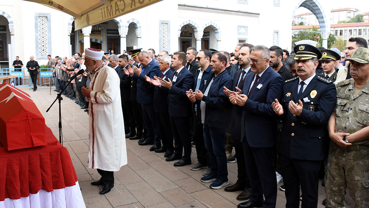 Kırıkkale'de şehit polis ebediyete uğurlandı