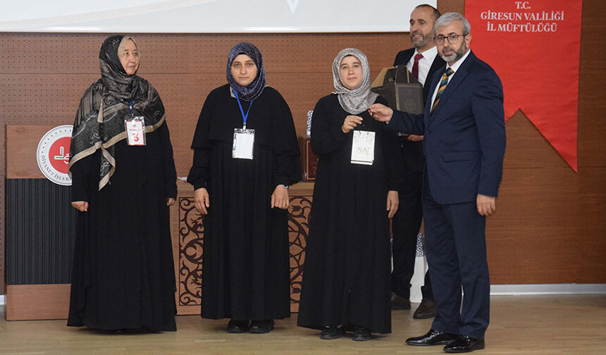 Kur'an I Kerim’i Güzel Okuma Kadınlar Türkiye Finali Giresun'da Yapıldı 26