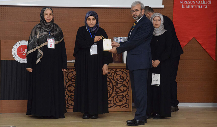 Kur'an I Kerim’i Güzel Okuma Kadınlar Türkiye Finali Giresun'da Yapıldı 27