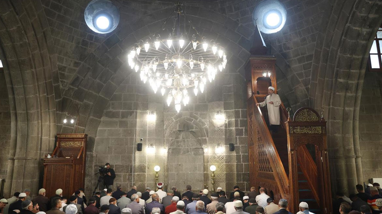 Safi Arpaguş Erzurum Ulu Cami Hutbesi