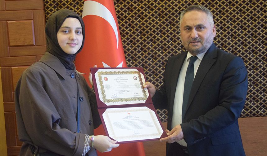 10 Öğrenci Hafızlık Icazet Belgelerini Aldı 9