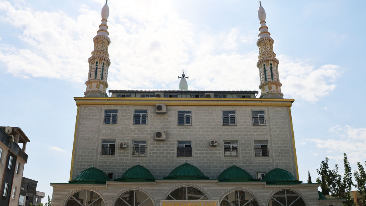 Gökyüzü Temalı İbadur-Rahman Camii açıldı