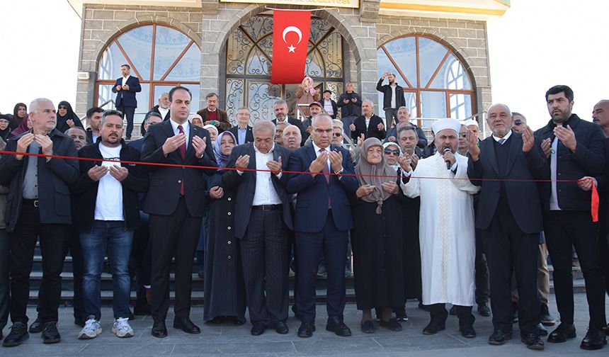 Ali Yöre Camii Ve Külliyesi Dualarla Açıldı 8