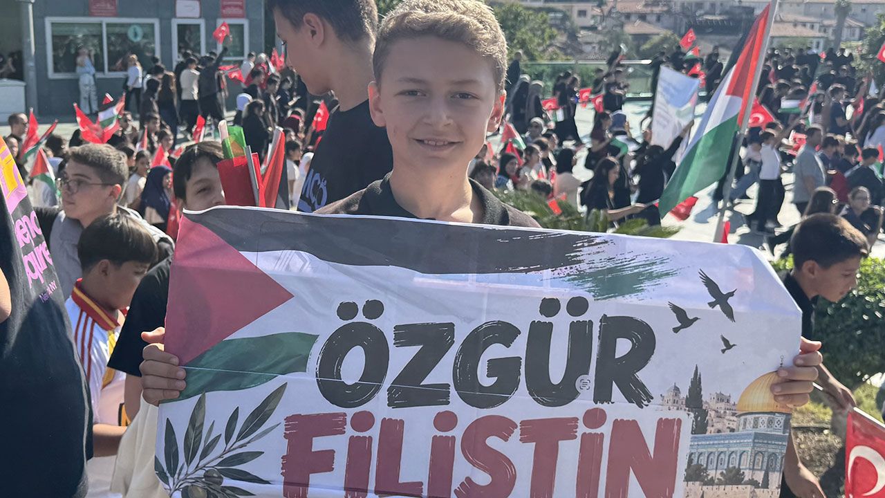 Antalya'da "Gazze İçin Sessiz Çığlık Yürüyüşü" düzenlendi