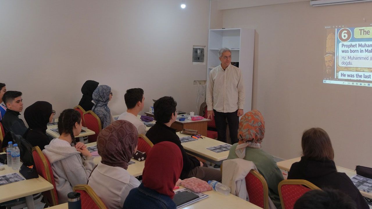 Gençler Islamı Anlatmak Için Gönüllü Oldu 3