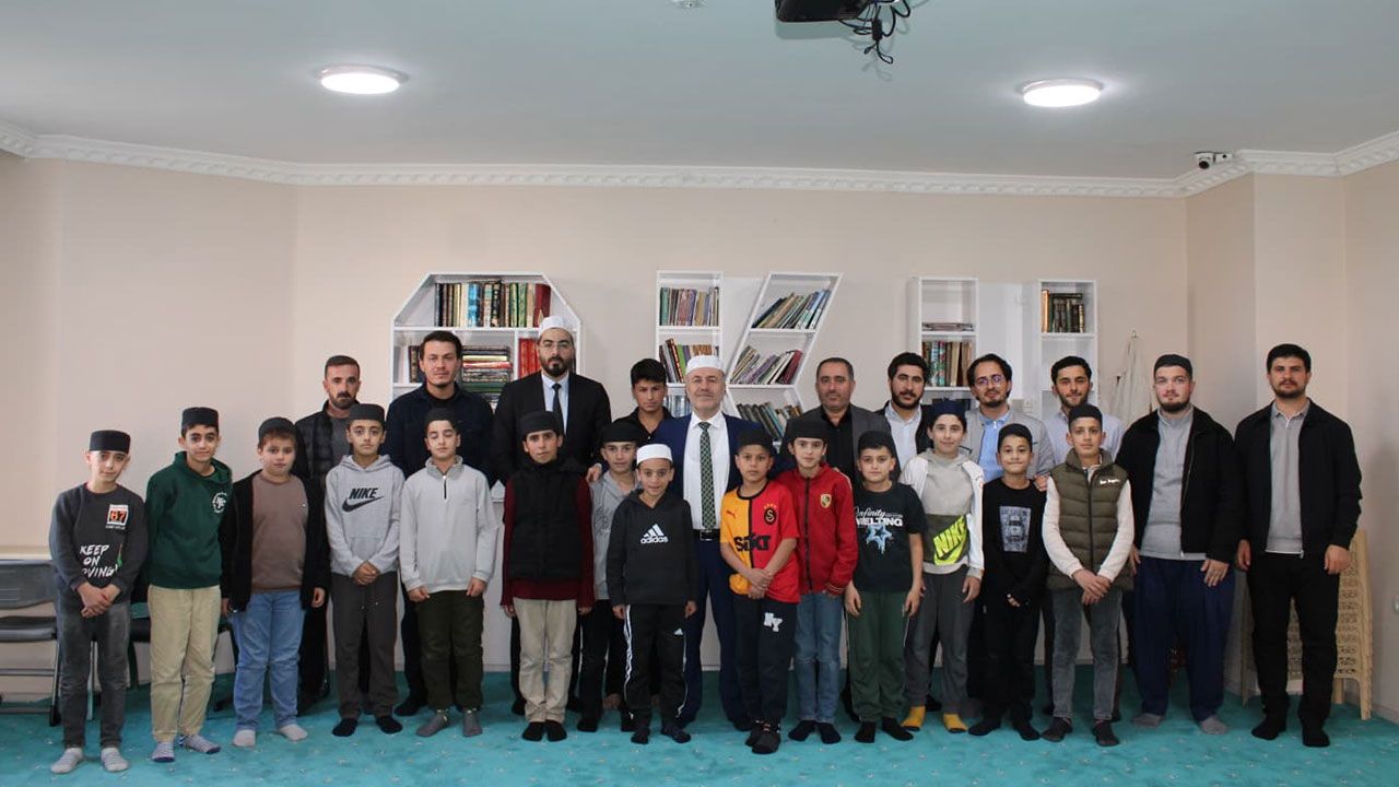 Hakkari Valisi Taşyapan, Kur’an kurslarını gezdi