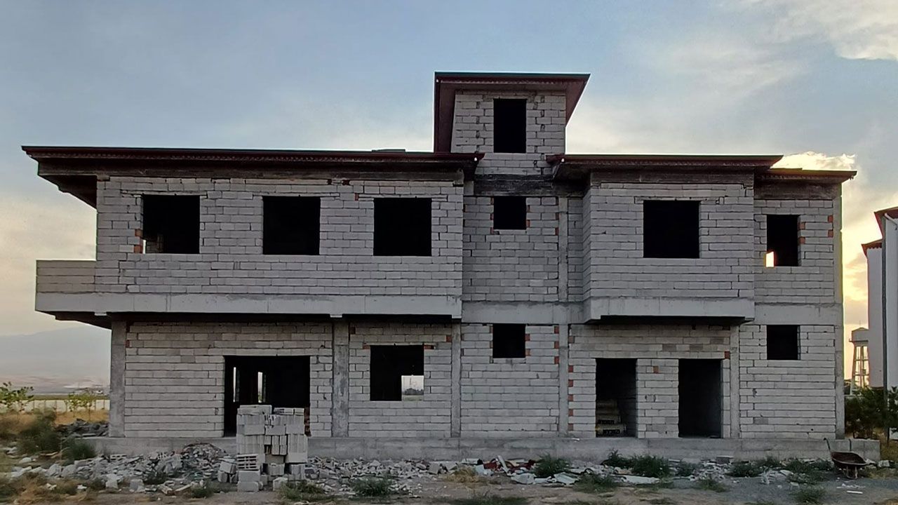 Iğdır Valisi Kurs Inşaatında Incelemelerde Bulundu 3
