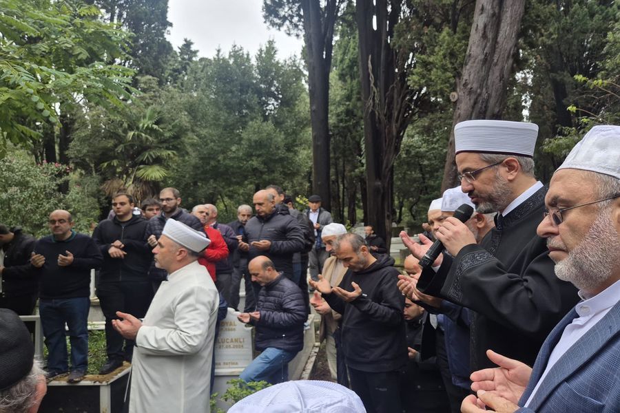 İstanbul eski Müftüsü Kaya dualarla ebediyete uğurlandı
