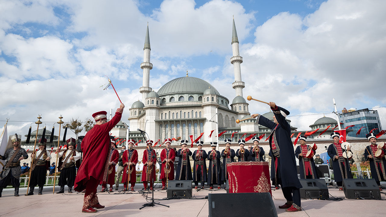 İstanbul'un işgalden kurtuluşunun 103. yıl dönümü
