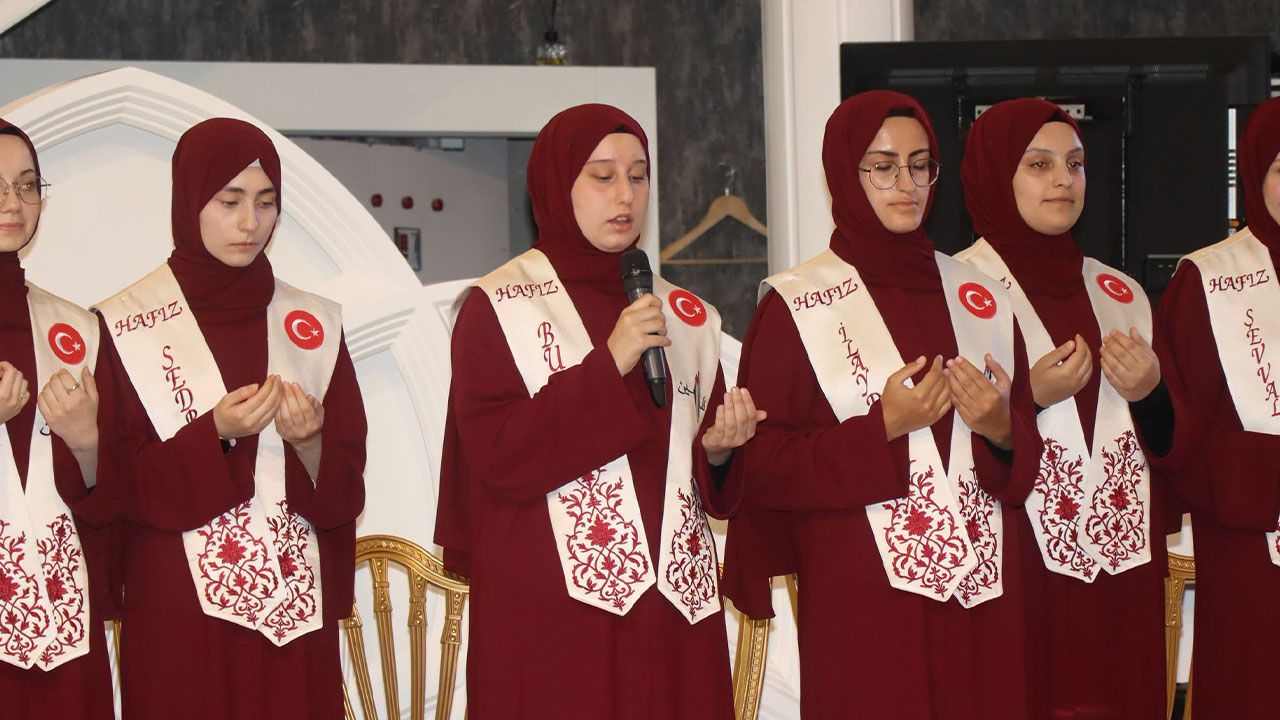 Konya Hafızlık Taç Giydirme Merasimi 5
