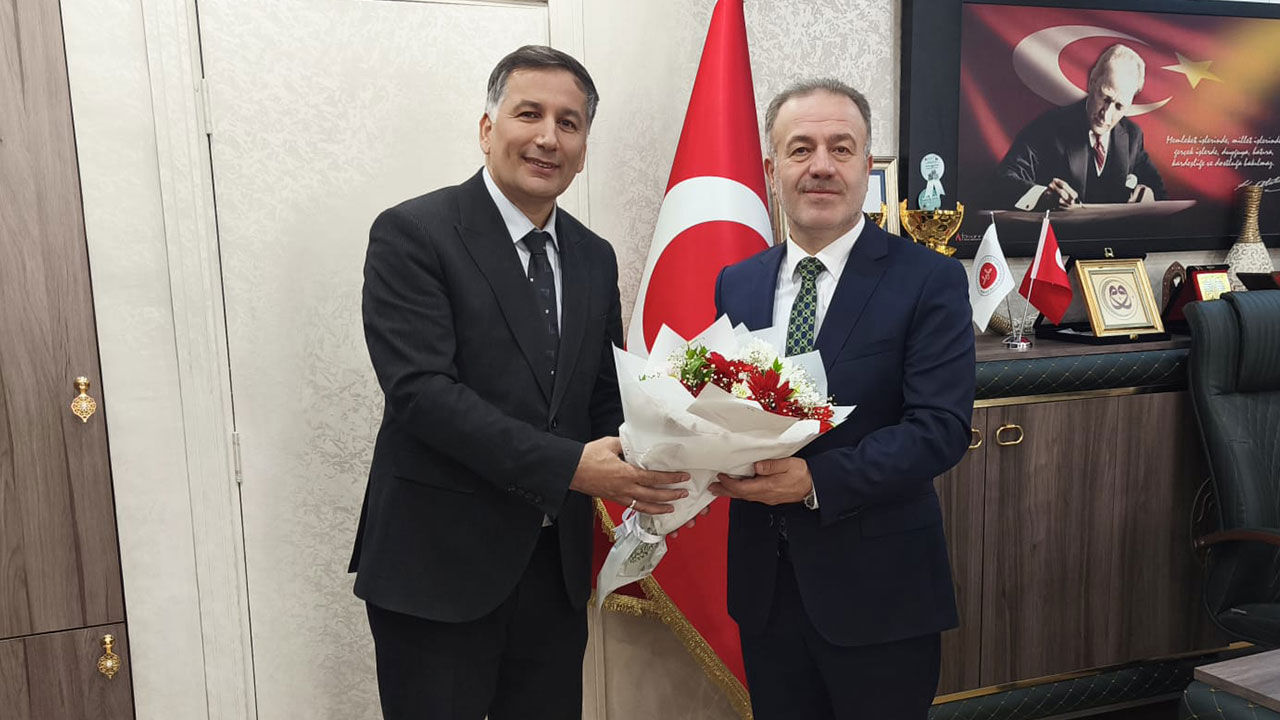 Hakkari İl Müftüsü Eren görevine başladı